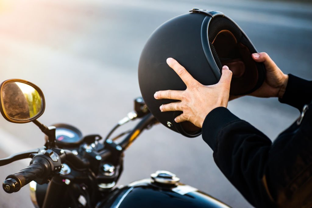 how to check motorcycle helmet expiry date