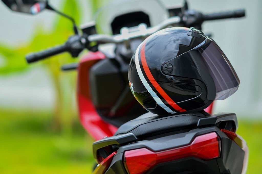 how to choose a motorcycle helmet